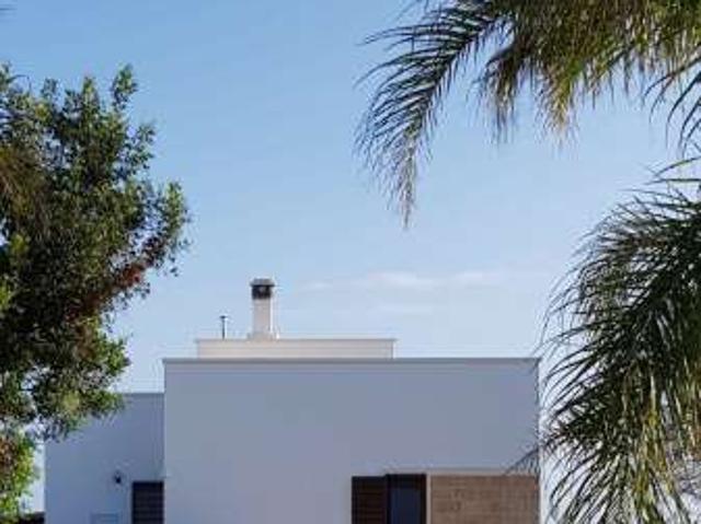 Villa arredata con terrazzo Salve