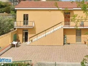 Villa arredata con terrazzo Settingiano