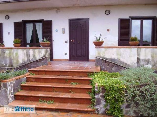 Villa arredata con terrazzo Secondigliano