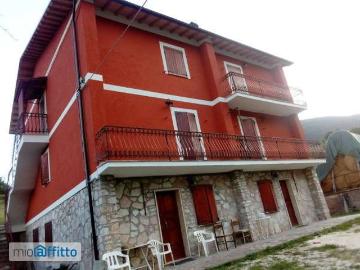 Villa arredata con terrazzo Poggio primocaso