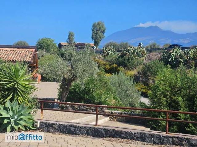 Villa arredata con terrazzo Paternò