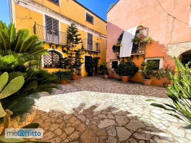 Villa arredata con terrazzo Palermo