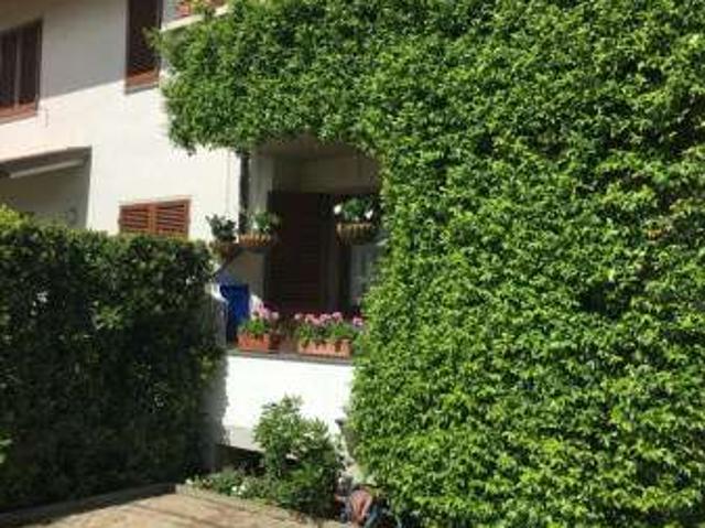 Villa arredata con terrazzo Pietrasanta