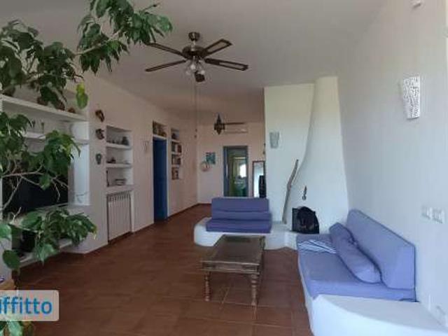 Villa arredata con terrazzo Pinetamare