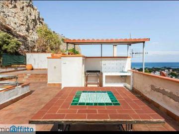 Villa arredata con terrazzo Tommaso natale