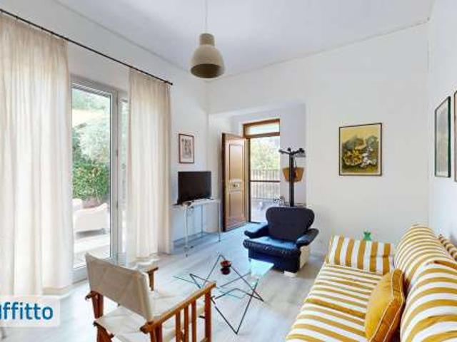 Villa arredata con terrazzo Tommaso natale