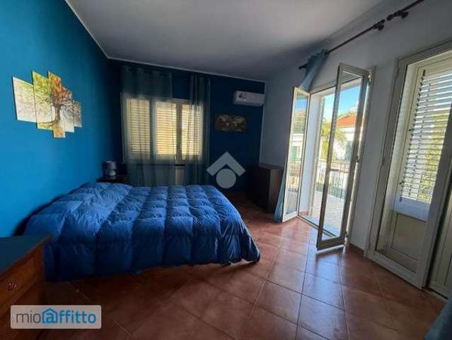 Villa arredata con terrazzo Tommaso natale