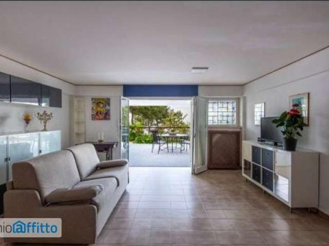 Villa arredata con terrazzo Tommaso natale