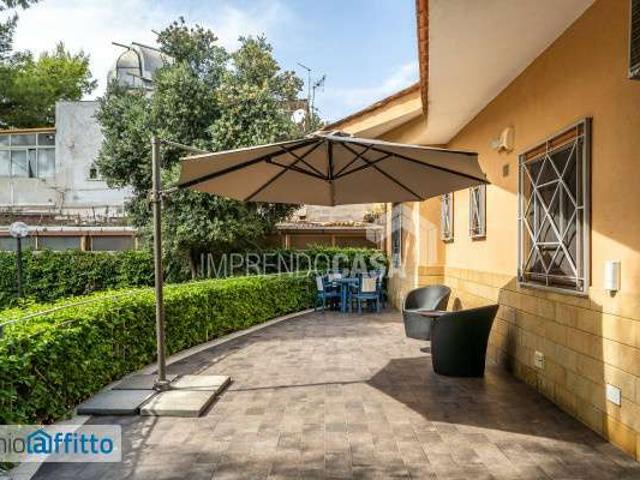 Villa arredata con terrazzo Tommaso natale