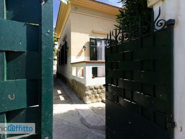 Villa arredata con terrazzo Tommaso natale