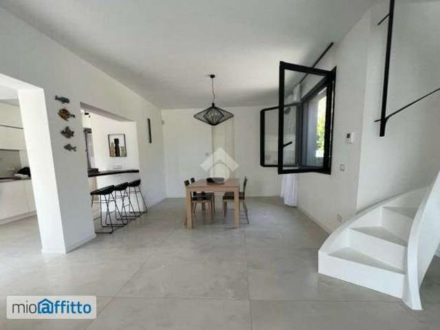 Villa arredata con terrazzo Tommaso natale