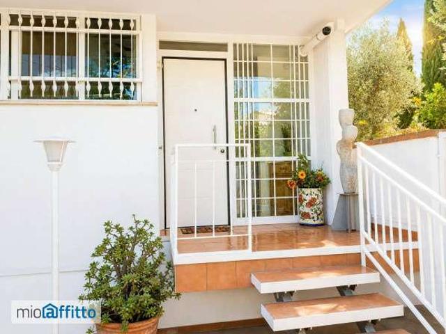 Villa arredata con terrazzo Tommaso natale