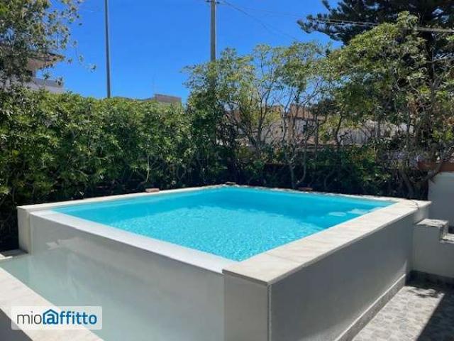 Villa arredata con terrazzo Tommaso natale