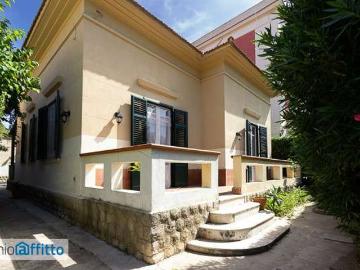 Villa arredata con terrazzo Tommaso natale