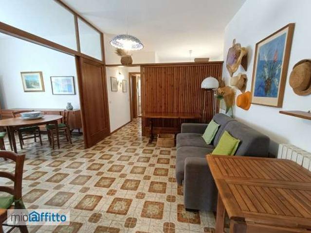 Villa arredata con terrazzo Tommaso natale