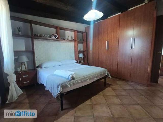 Villa arredata con terrazzo Tommaso natale