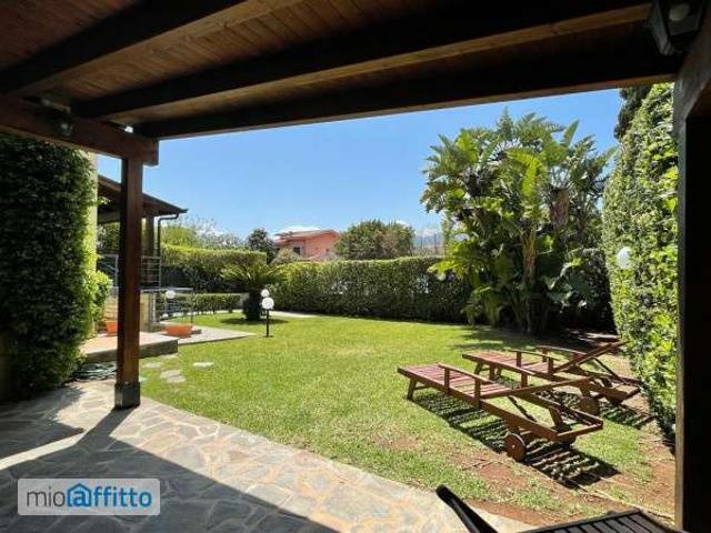 Villa arredata con terrazzo Tommaso natale