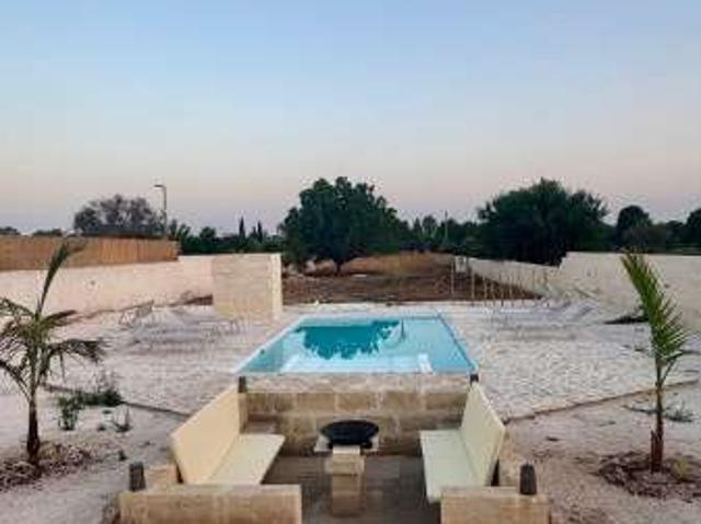 Villa arredata con terrazzo Torricella
