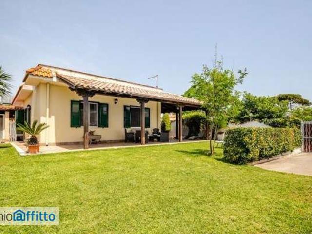 Villa arredata con terrazzo Terracina