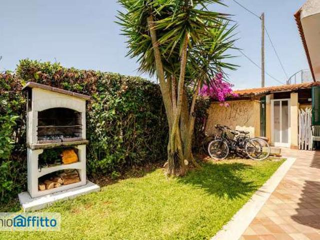 Villa arredata con terrazzo Terracina