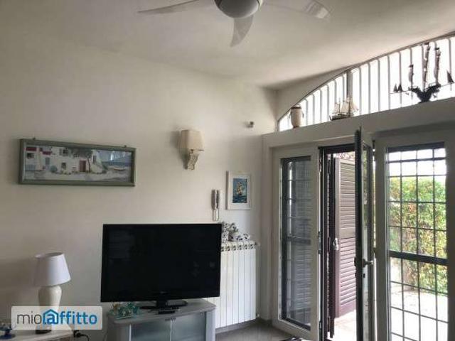 Villa arredata con terrazzo Terracina