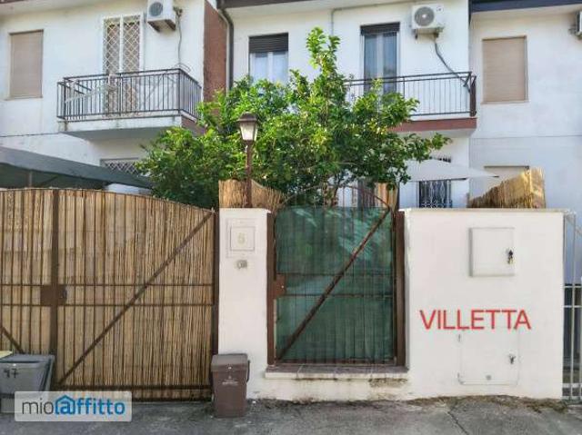 Villa arredata con terrazzo Terracina
