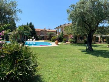 Villa arredata in affitto, Pietrasanta montiscendi