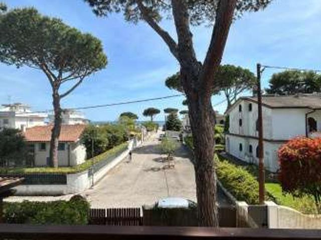 Villa arredata Latina
