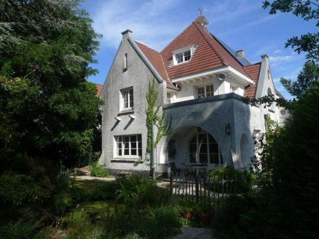 Villa at Chant d'oiseau with photovoltaic panels
