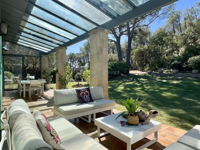 Villa au Cœur du Gard Provençal – Calme, Lumière et Intimité 350m² Bagnols Sur Cèze