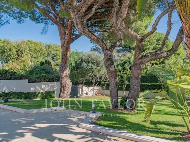 Villa au grand potentiel, sur le Cap 331m² Saint Jean Cap Ferrat