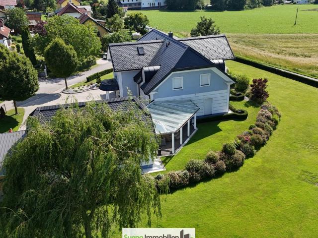 Villa auf Fast 8000M2 mit Eigenem Fitness Studio, 3 Garagen, Carport, Etc