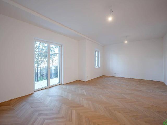 VILLA AUHOF WOHNEN IM CHARMANTEN ALTBAU
