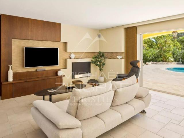 Villa avec Maison d’Amis et Piscine, au cœur d’un secteur pr. 220m² Fayence