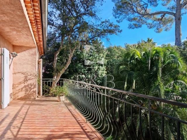 Villa avec deux appartements 190m2 SAINT RAPHAËL Calme absol. 190m² Saint Raphaël