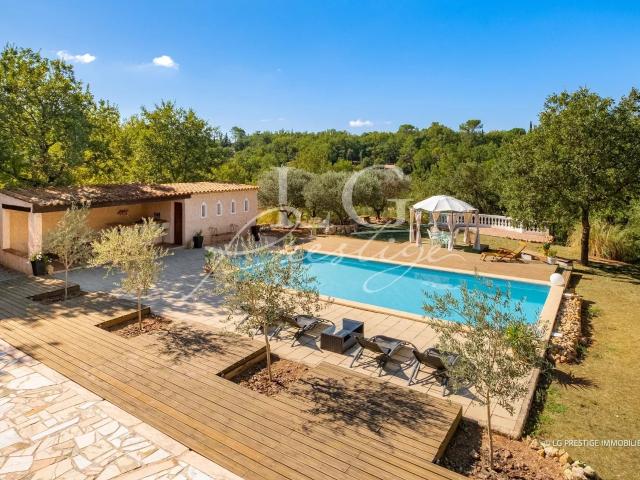 Villa avec Double Entrée – Idéale pour Deux Familles ou Inve. 257m² Saint Paul en Forêt