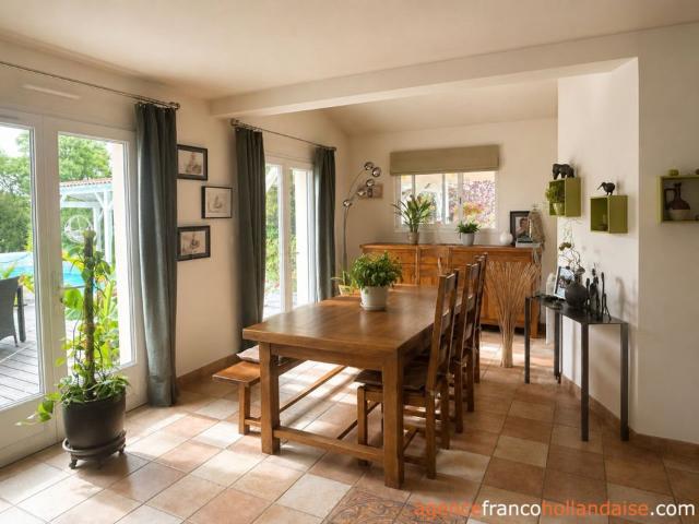 Villa avec gîte, piscine et 4,2 ha 185m² Brouchaud