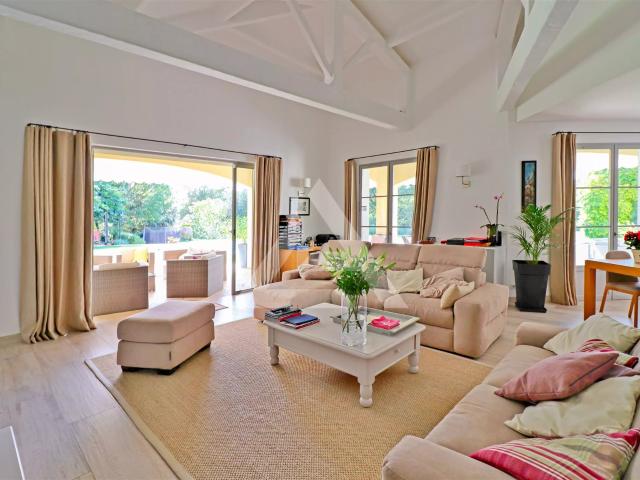 Villa Avec Jardin Et Piscine Saint Martin De Peille Gran. 180m² Peille