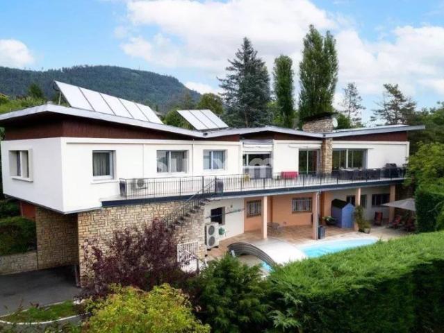 Villa avec parc arboré, piscine et dépendance – Massif vosgien