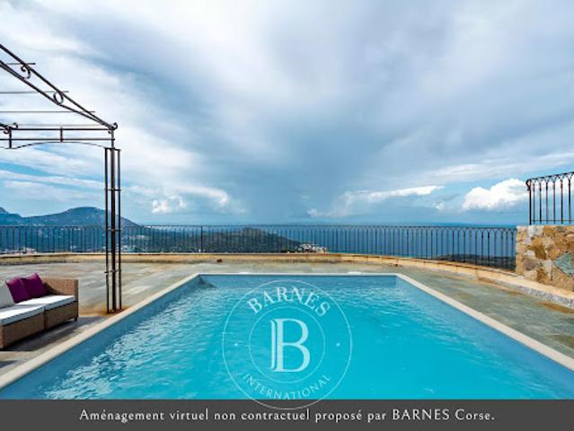 Villa avec piscine en bord de mer