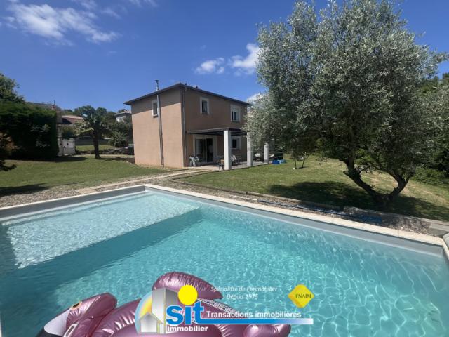 VILLA avec piscine