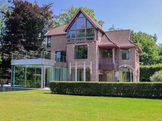 Villa avec piscine et jardin