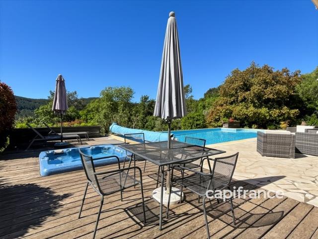 Villa avec piscine 6 pièces Bagnols En Foret 83 160m² Bagnols en Forêt