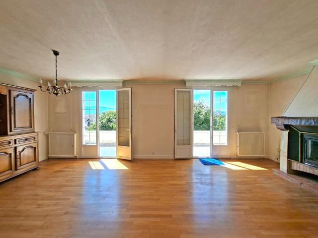 Villa avec piscine à 2 minutes des commodités 125m² Saint Laurent les Tours