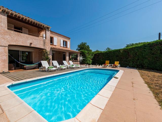 Villa avec piscine à vendre à Saint Raphaël Valescure proche. 120m² Saint Raphaël