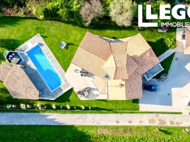 Villa avec piscine à Ballaison: Calme, proximité du lac et commodités. Genève à moins d’une heure par train