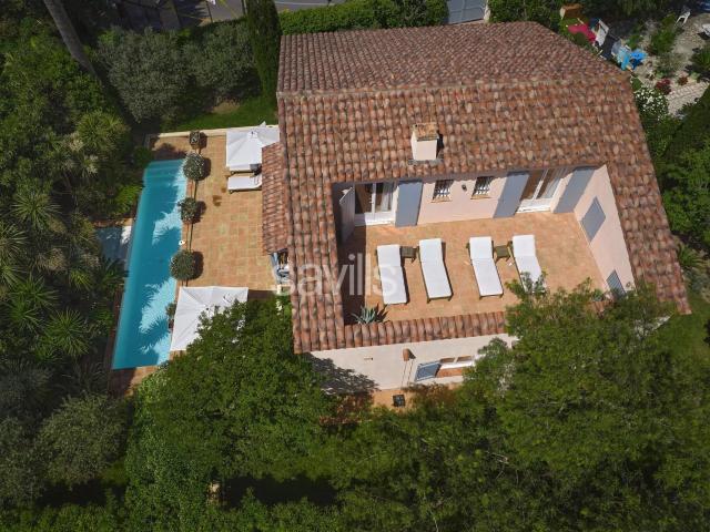 Villa avec piscine dans le centre du village de Saint Tropez 181m² Saint Tropez