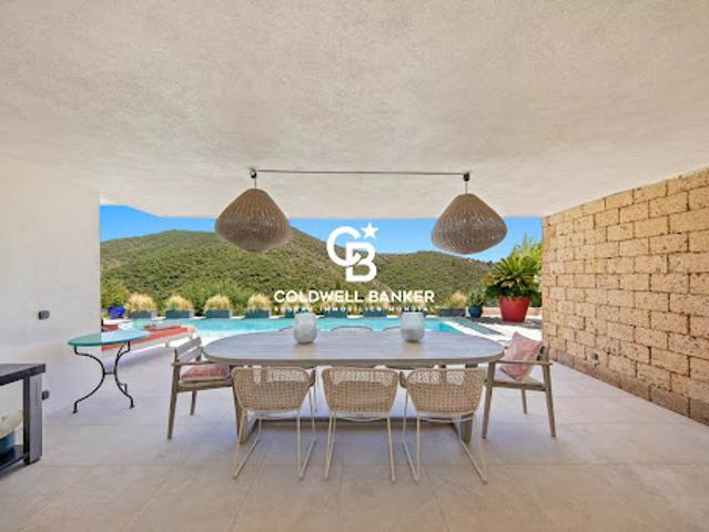 Villa avec piscine en bord de mer