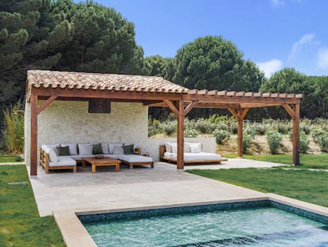 Villa avec piscine et jardin