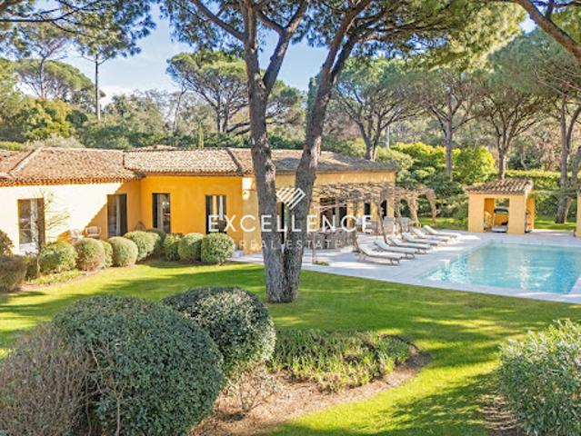 Villa avec piscine et jardin